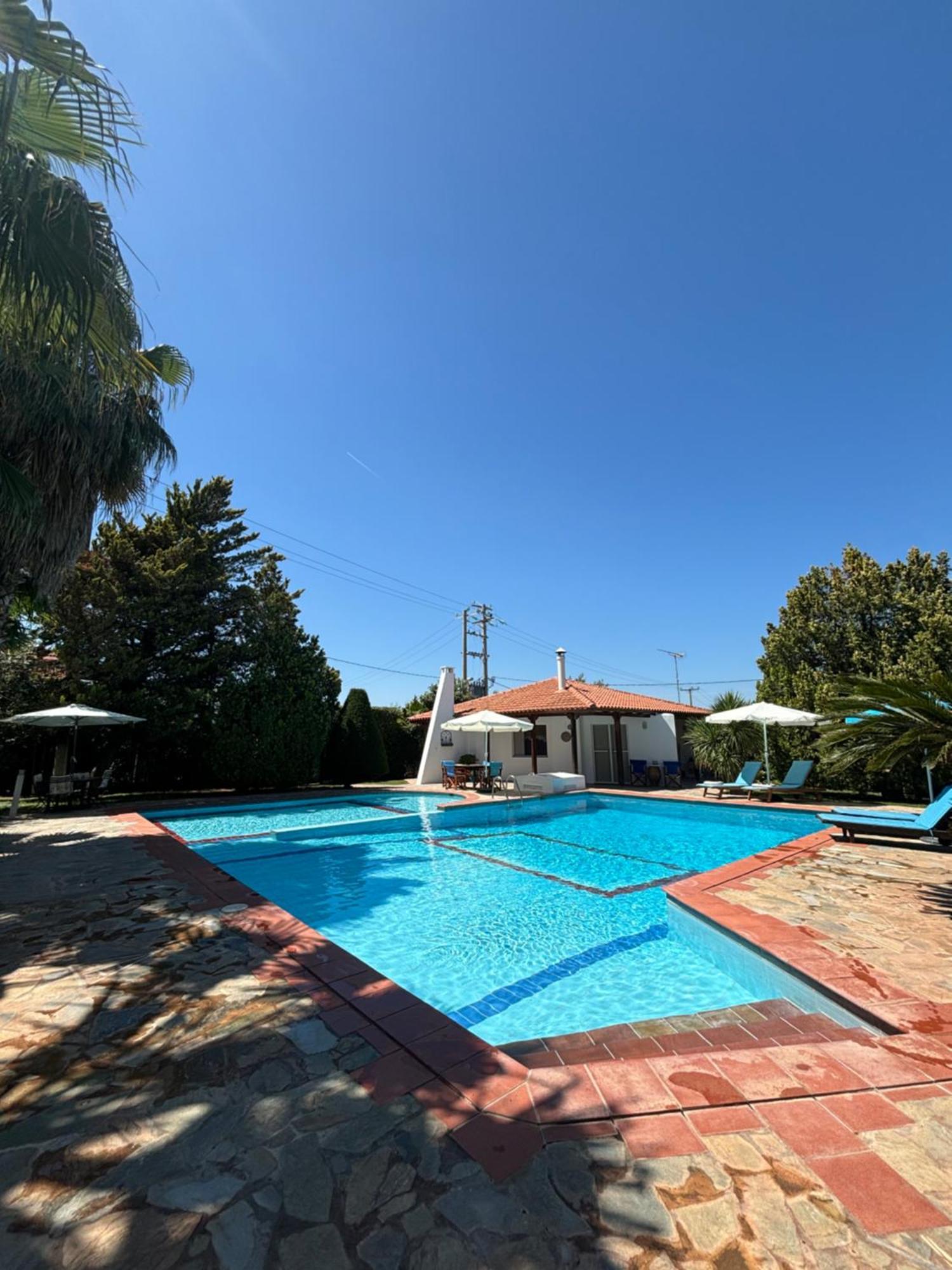 Country House With Pool And Big Garden โอโรโปส ภายนอก รูปภาพ